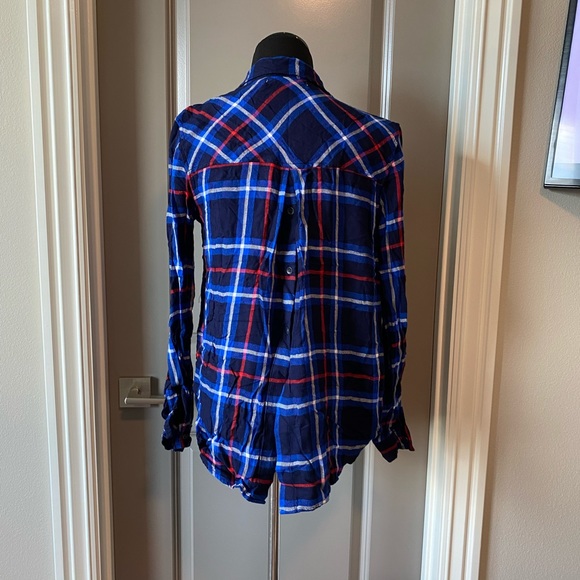 Button down - Picture 2 of 3